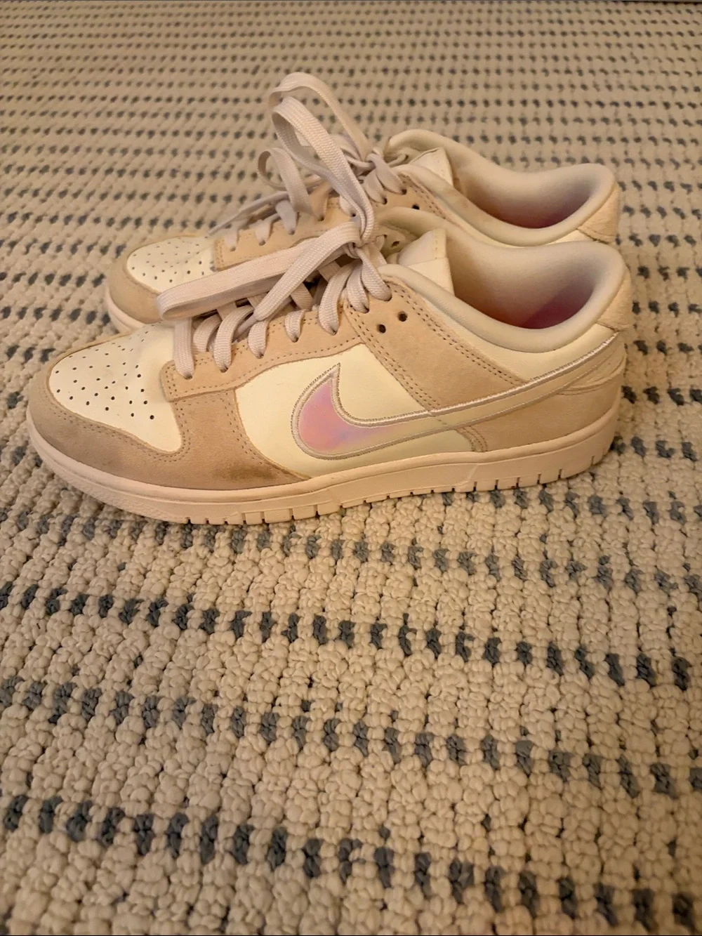 Nike women’s Low-Top Sneakers in Cream and White with Iridescent Swoosh